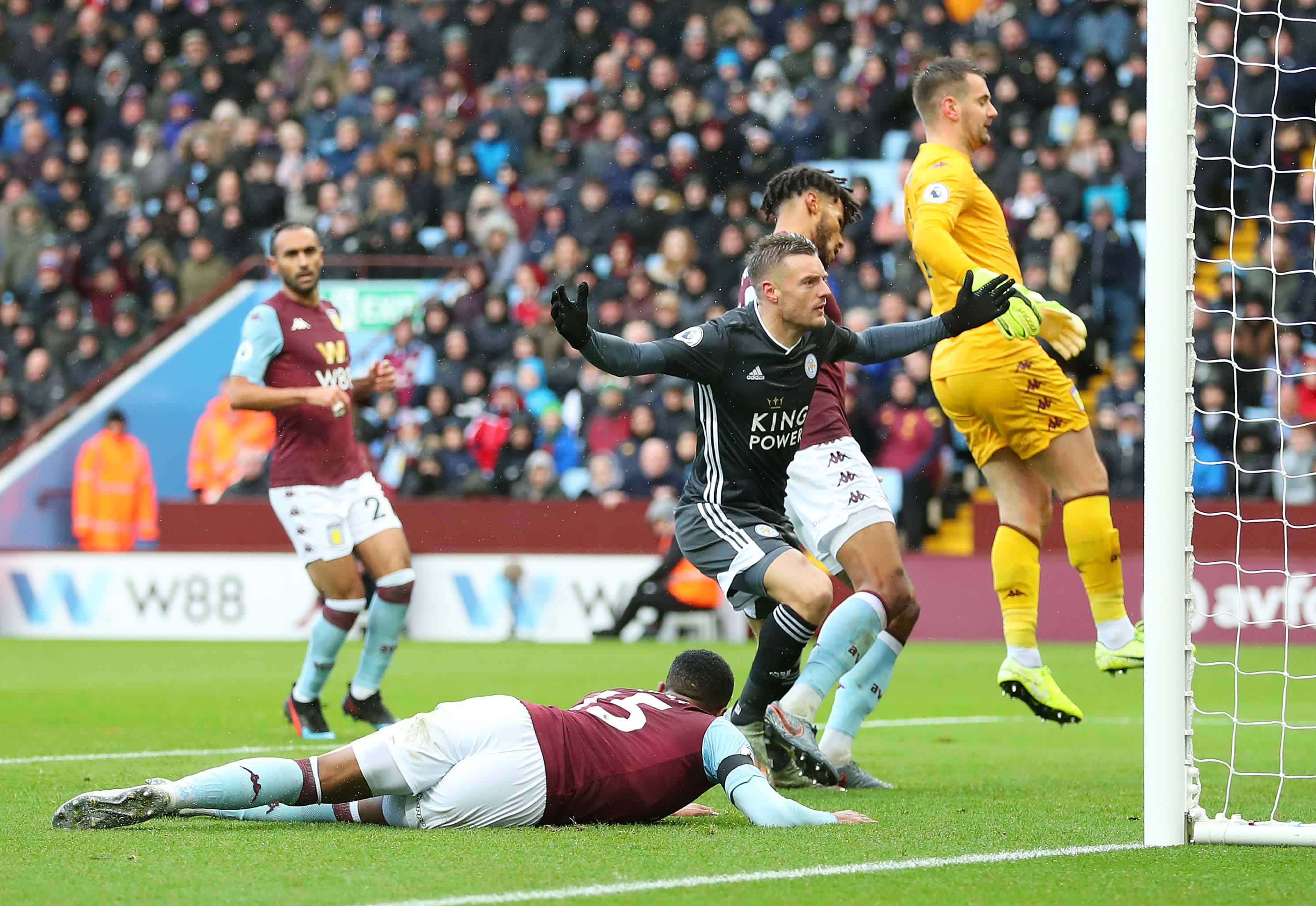 周六意甲焦点战：维罗纳迎战亚特兰大，保级压力与欧战野心的激烈碰撞！